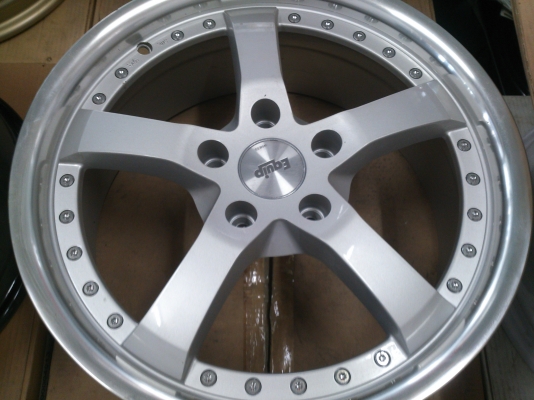 ขายแม็กใหม่ล้างสต๊อก มีทั้งขอบ15, 16, 17  มีทั้ง 4รู100/114 ,5รู100/114 และ6รู139.7 จำนวน 45 ชุด ราคา6500/ชุด  (ไม่มีตำหนิ) มาก่อนเลือกก่อน ราคาคุยกันได้ (มีจำนวนจำกัด)