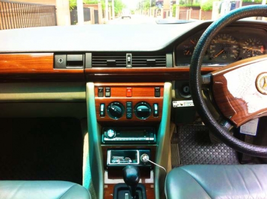 BENZ W124 ออฟชั่นของ CODE C ใช้น้อย สภาพดีมาก BENZ W124 ออฟชั่นของ CODE C ใช้น้อย สภาพดีมาก