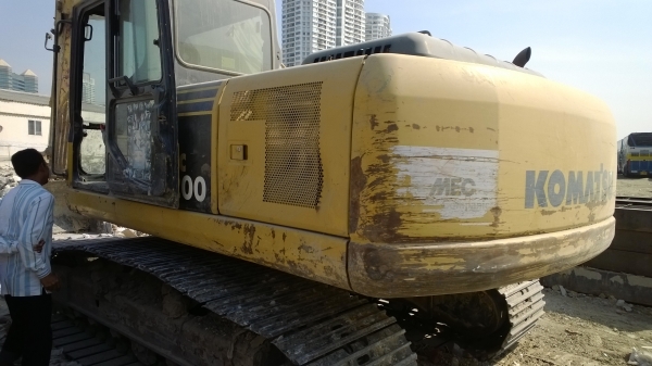 PC200-7 รถแห้งทั้งคัน สีเดิม ช่วงล่างสวย เอวไม่ขยับ ปี*2006 ชม.ประมาณ8000. มีเล่มพร้อม...