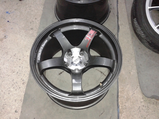 ขายล้อแม็กขอบ17ห้ารู114หน้า9หลัง10 ไม่มีซ่อม