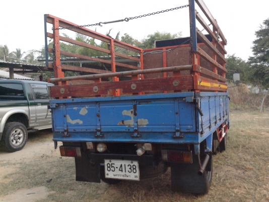 ขายรถบรรทุก 4 ล้อกลาง