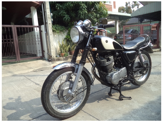 Yamaha SR400 สวยๆ (พุทธมณฑล สาย4)