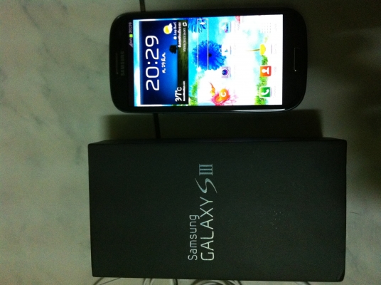 Samsung S3 สีเงิน เครื่องศูนย์ หัวชาตร์ +หูฟัง+ สายดาต้า+ เคส