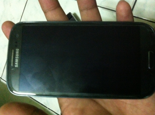 Samsung S3 สีเงิน เครื่องศูนย์ หัวชาตร์ +หูฟัง+ สายดาต้า+ เคส