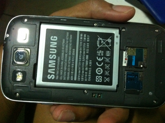 Samsung S3 สีเงิน เครื่องศูนย์ หัวชาตร์ +หูฟัง+ สายดาต้า+ เคส