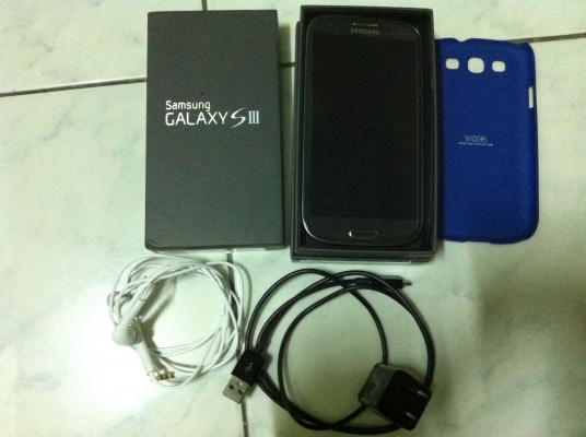 Samsung S3 สีเงิน เครื่องศูนย์ หัวชาตร์ +หูฟัง+ สายดาต้า+ เคส