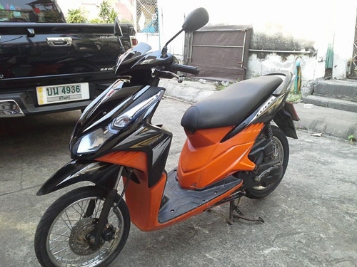 Click i ปี 53 สีดำ ส้ม รถบ้าน เครื่องแน่น ไม่หลวม ไม่มีควันขาว