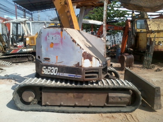 ต้องการขายรถแมคโค HANIX S@B30 ขนาด50uu