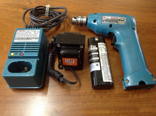 ขายสว่านเจาะ Markita 6010D DC 7.2V จัดชุดพร้อมหม้อแปลงไฟ 110V ขนาด 100W