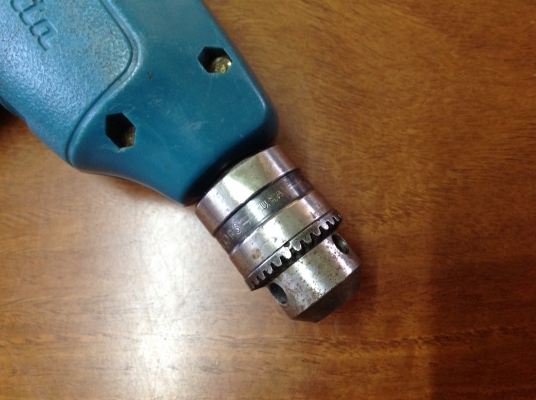 ขายสว่านเจาะ Markita 6010D DC 7.2V จัดชุดพร้อมหม้อแปลงไฟ 110V ขนาด 100W