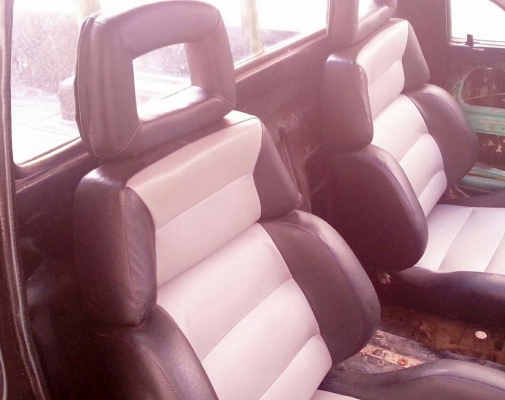 ขายถูกๆ >> รถกระบะ Toyota rn 40 ..สีดำ(ทำใหม่)+ล้อแม็กดาว...รถพร้อมขับ.อยู่ จ.ศรีสะเกษ