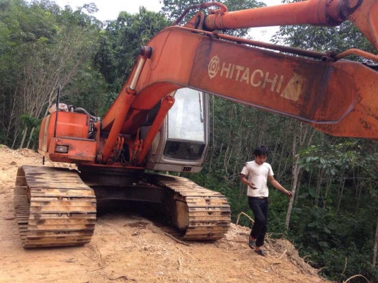 ขายด่วน HITACHI EX200-2 พร้อมใช้งานค่ะ