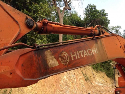 ขายด่วน HITACHI EX200-2 พร้อมใช้งานค่ะ