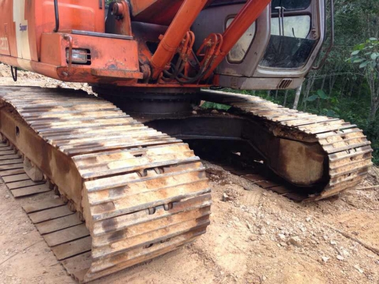 ขายด่วน HITACHI EX200-2 พร้อมใช้งานค่ะ