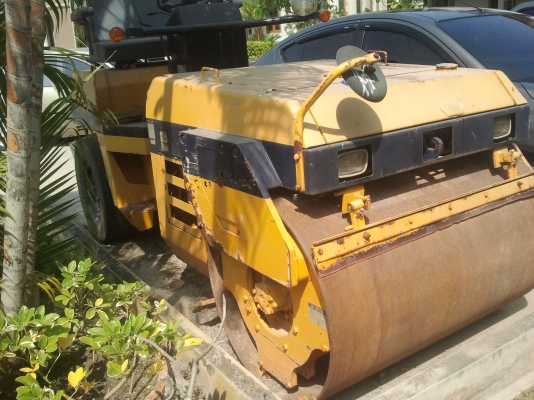 ขายรถบดถนน โคมะซุ JV40CV-2 สีเหลือง เอวอ่อน