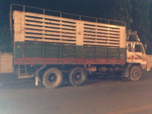 รถฮีโน่ 10 ล้อ รั้ว  FL176  168 แรงม้า. สนใจติดต่อ 081 - 6079515