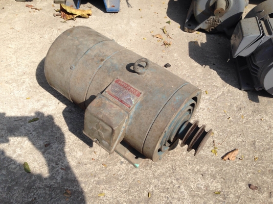 ขายมอเตอร์ mitsubishi 2 HP. 220 V ไฟบ้าน รุ่นเก่า เดิมๆอุปกรณ์ครบ ไม่เคยพันใหม่ พร้อมใช้งาน