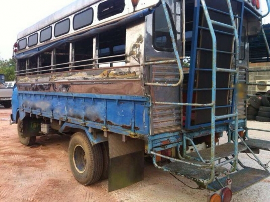 รถอีซูซุ 6 ล้อ รั้ว 85 แรงม้า. ( รถบรรทุก นักเรียน. ) ( ลดเหลือ. 120,000 บาท. !! ) สนใจติดต่อ 081 - 6079515 รถอีซูซุ 6 ล้อ รั้ว 85 แรงม้า. ( รถบรรทุก นักเรียน. ) ( ลดเหลือ. 120,000 บาท. !! ) สนใจติดต่อ 081 - 6079515