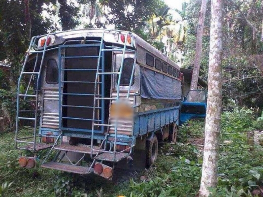 รถอีซูซุ 6 ล้อ รั้ว 85 แรงม้า. ( รถบรรทุก นักเรียน. ) ( ลดเหลือ. 120,000 บาท. !! ) สนใจติดต่อ 081 - 6079515 รถอีซูซุ 6 ล้อ รั้ว 85 แรงม้า. ( รถบรรทุก นักเรียน. ) ( ลดเหลือ. 120,000 บาท. !! ) สนใจติดต่อ 081 - 6079515