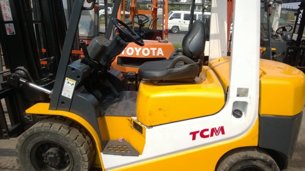 รถยก TCM FD25T6 ยก 2.5 ตัน เสาสูง 4 เมตร  เครื่องดีเซล เกียร์ออโต้