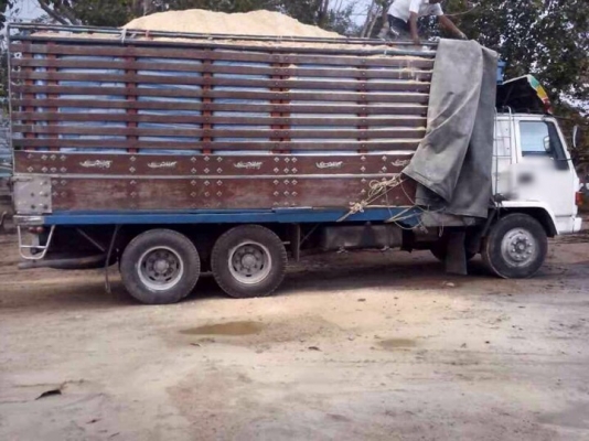 รถอีซูซุ 10 ล้อ รั้ว FVM 175 แรงม้า. ปี 36 สนใจติดต่อ 081 - 6079515