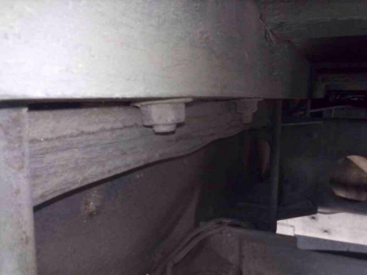 รถอีซูซุ 10 ล้อ รั้ว FVM 175 แรงม้า. ปี 36 สนใจติดต่อ 081 - 6079515