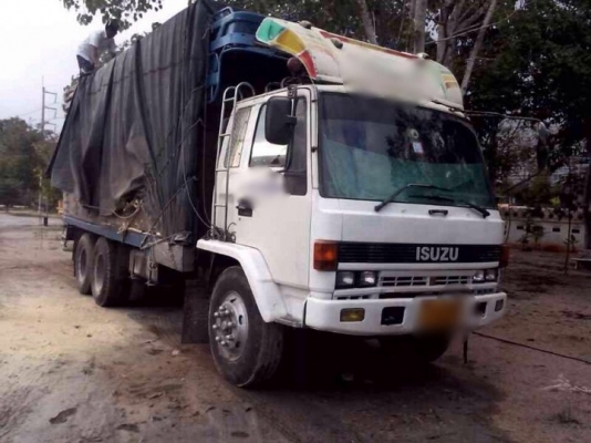 รถอีซูซุ 10 ล้อ รั้ว FVM 175 แรงม้า. ปี 36 สนใจติดต่อ 081 - 6079515