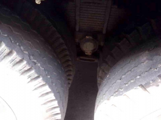 รถอีซูซุ 10 ล้อ รั้ว FVM 175 แรงม้า. ปี 36 สนใจติดต่อ 081 - 6079515