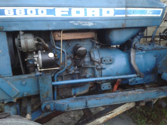 FORD 6600 เสือลาย  ราคาต่อรองได้ อุปกรณ์ 3ชิ้น สภาพพร้อมใช้งาน 087-2976734