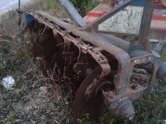 FORD 6600 เสือลาย  ราคาต่อรองได้ อุปกรณ์ 3ชิ้น สภาพพร้อมใช้งาน 087-2976734