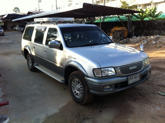 ขายรถisuzuแวน ดราก้อนอาย thairung สภาพสวยๆ