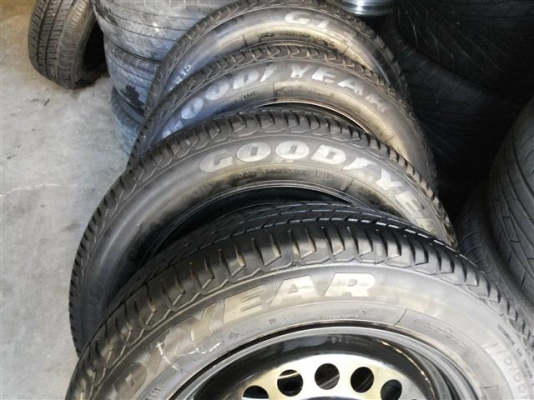 ล้อกะทะ jazz/city พร้อมยาง goodyear ปี2011 175/65/15