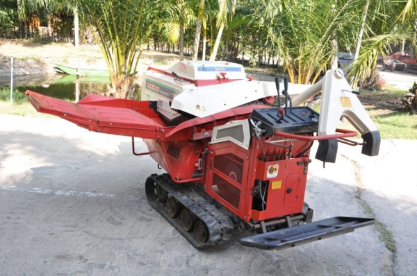 ขาย รถนวดข้าว(เมล็ดพันธ์) ตีนตะขาบYANMAR PKA600ดีเซล สภาพสวยจัด นำเข้าญี่ปุ่น ขาย45,000บาท!!