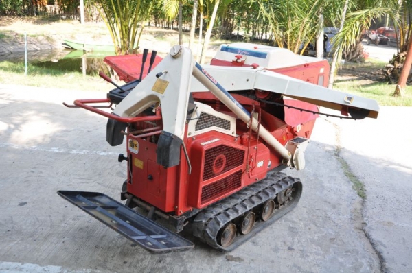 ขาย รถนวดข้าว(เมล็ดพันธ์) ตีนตะขาบYANMAR PKA600ดีเซล สภาพสวยจัด นำเข้าญี่ปุ่น ขาย45,000บาท!!