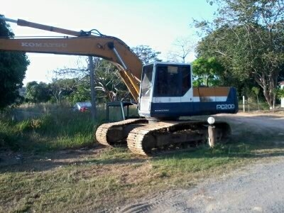 ขายรถแบคโฮ KOMATSU PC200-5 คอนโทนสั้น ซีเรียลสูง ไฟฟ้าครบเอกสารพร้อม