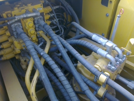 ขายรถแบคโฮ KOMATSU PC200-8 รถ 2000 กว่าชั่วโมง รถสวยพร้อมใช้เองสารพร้อม ขายรถแบคโฮ KOMATSU PC200-8 รถ 2000 กว่าชั่วโมง รถสวยพร้อมใช้เองสารพร้อม