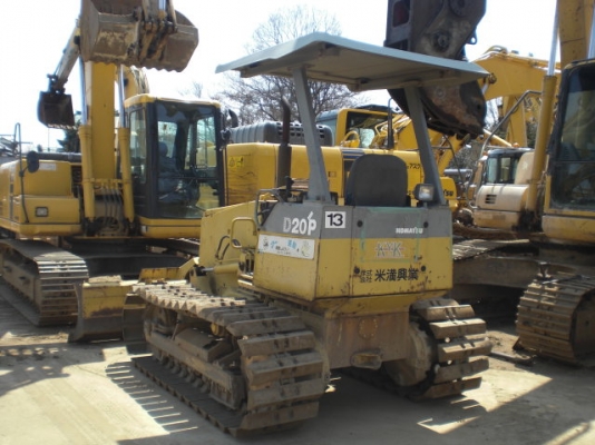 D20P-7-75526 รถดัน KOMATSU ตอนนี้รถจอดที่(CSนวนคร)ครับ D20P-7-75526 รถดัน KOMATSU ตอนนี้รถจอดที่(CSนวนคร)ครับ