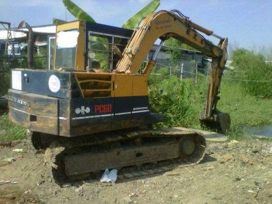 ขายKOMATSU PC 60-3 สภาพสวยพร้อมใช้ เก่านอก ราคาต่อรองได้ ติดต่อได่ที่คุณ อ๊อฟ พิจิตร 086-737-9991