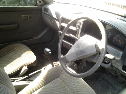 ฝากขาย รถ NISSAN NV ปี 1995 เกียร์ออโต้ เครื่อง 1600 CC วางใหม่ยังไม่ได้วางสตอ เจ้าของร้อนเงิน ขาย 45,000 บาท