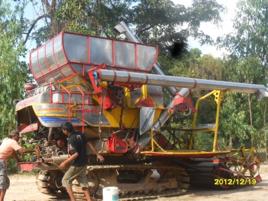 ขายรถเกี่ยวศักดิ์อุ้ม