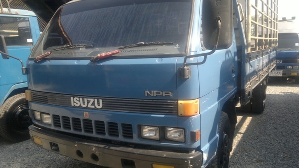 ขายอีซูซุ 6 ล้อ NPR58L 110 แรง กระบะยาว 4.3 ม.