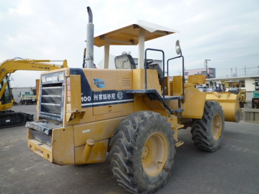 WA100-1-34604 รถตัก KOMATSU เก่าจากญี่ปุ่นครับ WA100-1-34604 รถตัก KOMATSU เก่าจากญี่ปุ่นครับ