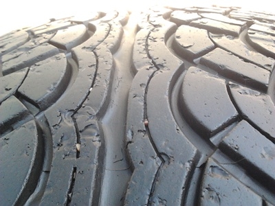 ขายยาง265/50/20 ปี 3810 YOKOHAMA JAPAN 1 คู่ ราคา : 1500