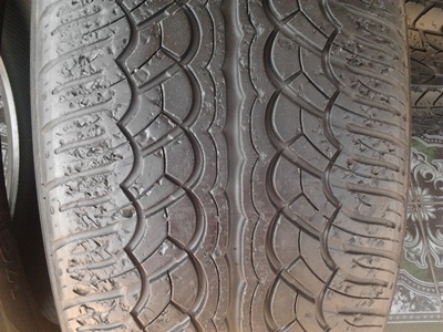 ขายยาง265/50/20 ปี 3810 YOKOHAMA JAPAN 1 คู่ ราคา : 1500