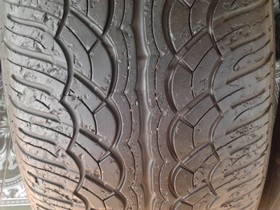 ขายยาง265/50/20 ปี 3810 YOKOHAMA JAPAN 1 คู่ ราคา : 1500