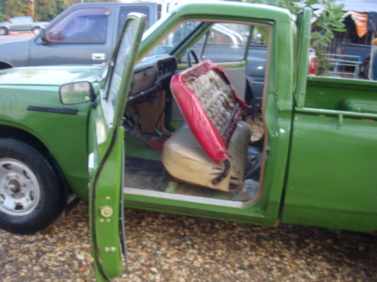 ดัทสัน 620 รุ่น4ขอ สภาพแห้งๆ สีสวยเอาไปแก้ไฟท้ายอย่างเดียว