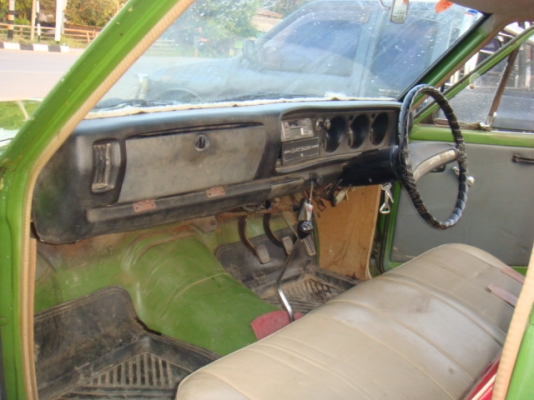 ดัทสัน 620 รุ่น4ขอ สภาพแห้งๆ สีสวยเอาไปแก้ไฟท้ายอย่างเดียว