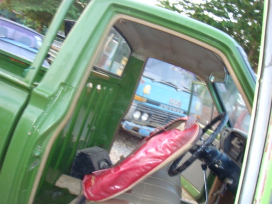 ดัทสัน 620 รุ่น4ขอ สภาพแห้งๆ สีสวยเอาไปแก้ไฟท้ายอย่างเดียว