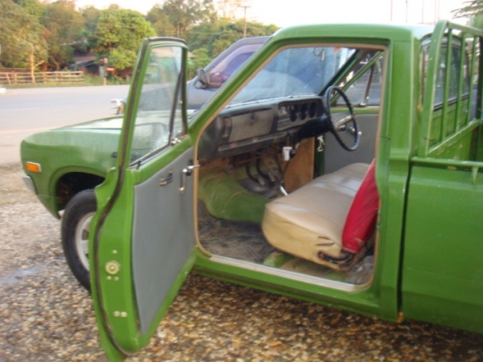 ดัทสัน 620 รุ่น4ขอ สภาพแห้งๆ สีสวยเอาไปแก้ไฟท้ายอย่างเดียว