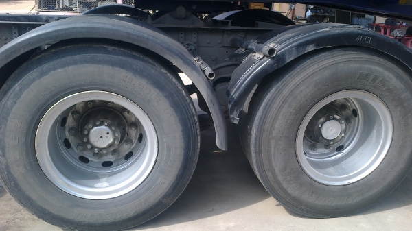 ขายหัวลากVolvo FL10พร้อมหางลากน้ำมัน